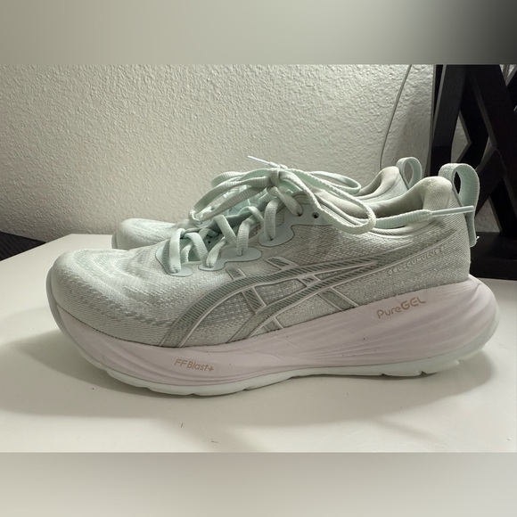 Asics Women's Light Green Athletic Shoes - Picture 2 of 6